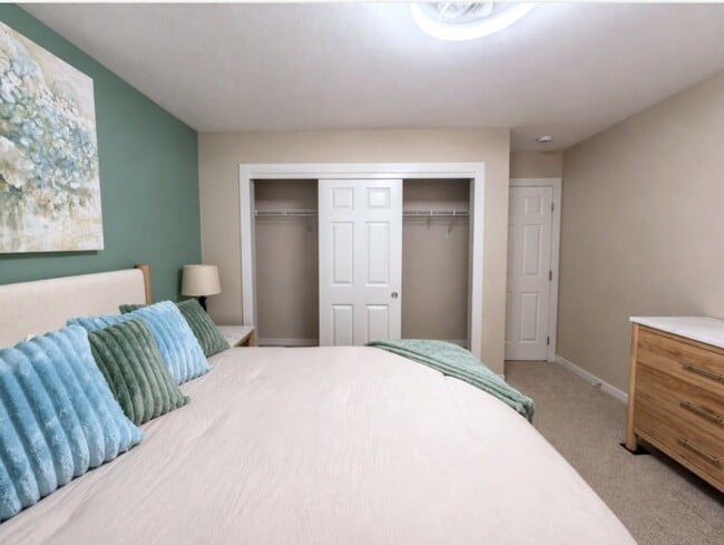 Foto del edificio - 630 Hamlin Pl