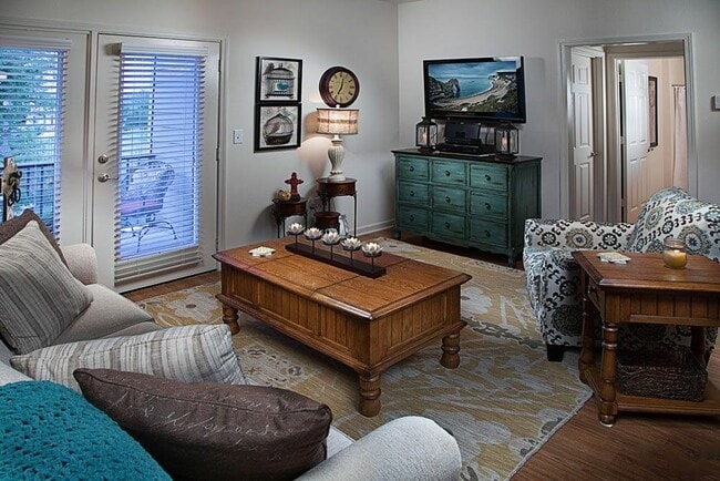 Foto del edificio - 3400 McCullough Blvd