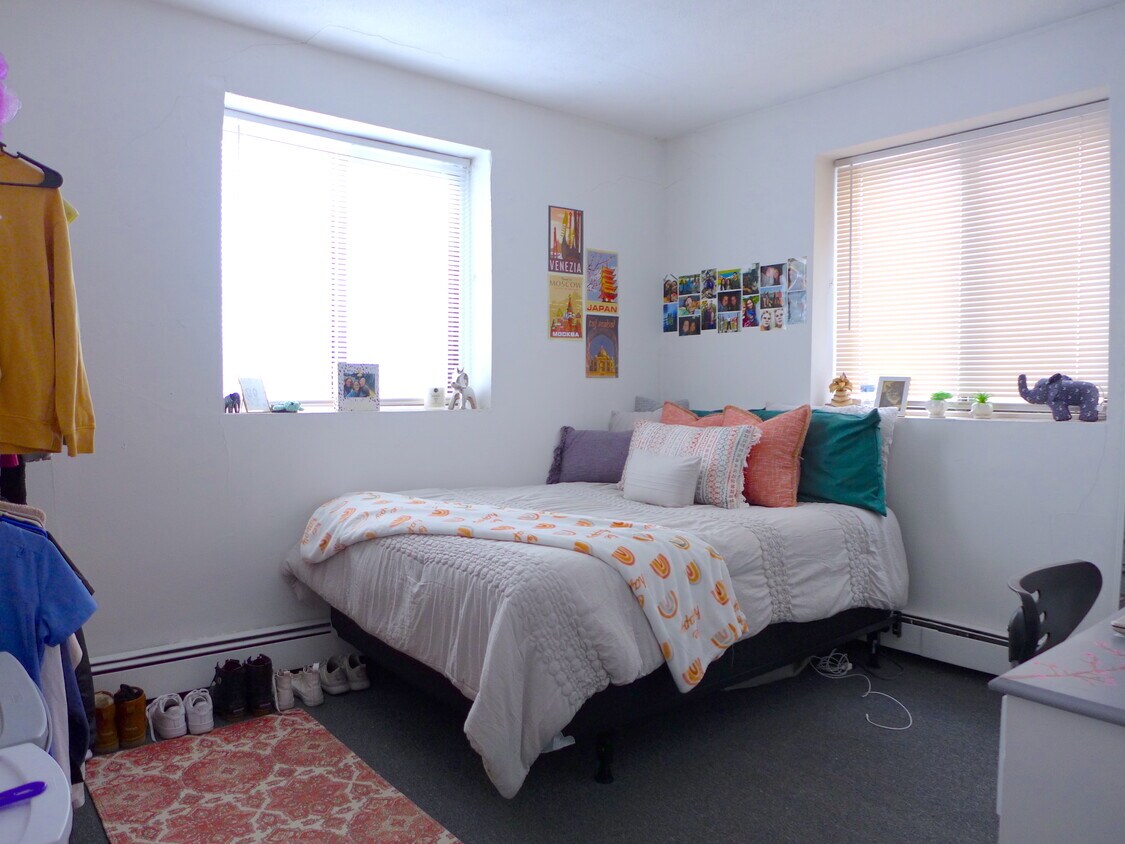 Foto principal - 236 Parker Hill Ave