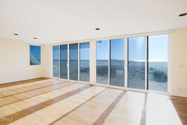 Foto del edificio - 3637 Ocean Dr