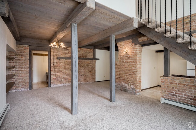 Apt. 20 Living Room - Lincoln Apartments LLC