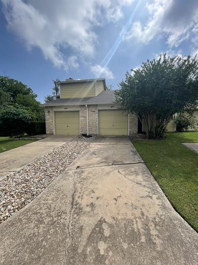 Foto del edificio - 512 Eberhart Ln