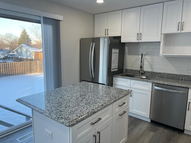 Foto del edificio - 472 Rockhurst Rd