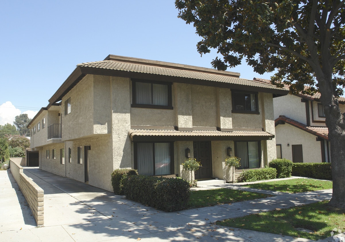 Primary Photo - 26 N El Molino St