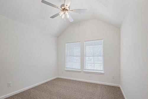 Foto del edificio - 16308 Dakota Dr