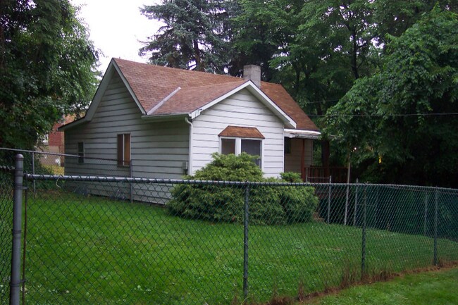 Photo - 1522 Belasco Ave House