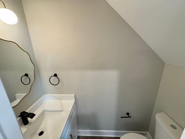 Foto del edificio - Fully Updated 4 Bedroom Home in Raleigh