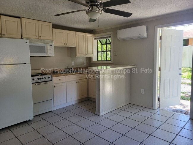 Photo - 643 Wisteria Ct Apartment