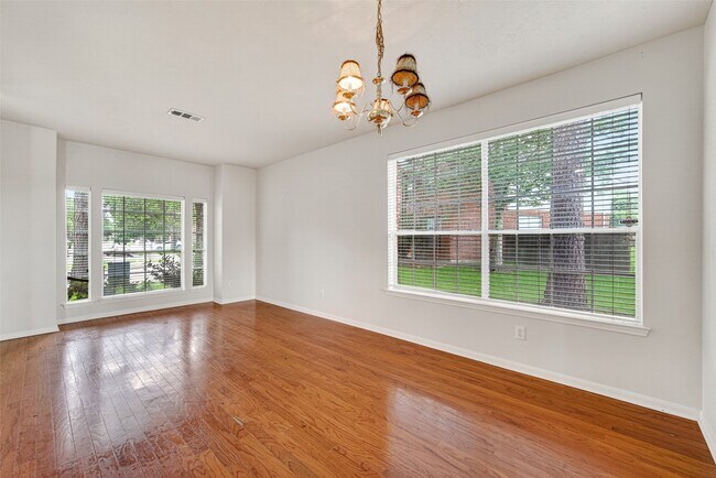 Foto del edificio - 14603 Bladenboro Dr