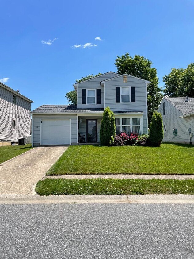 Primary Photo - 325 Skeet Ave