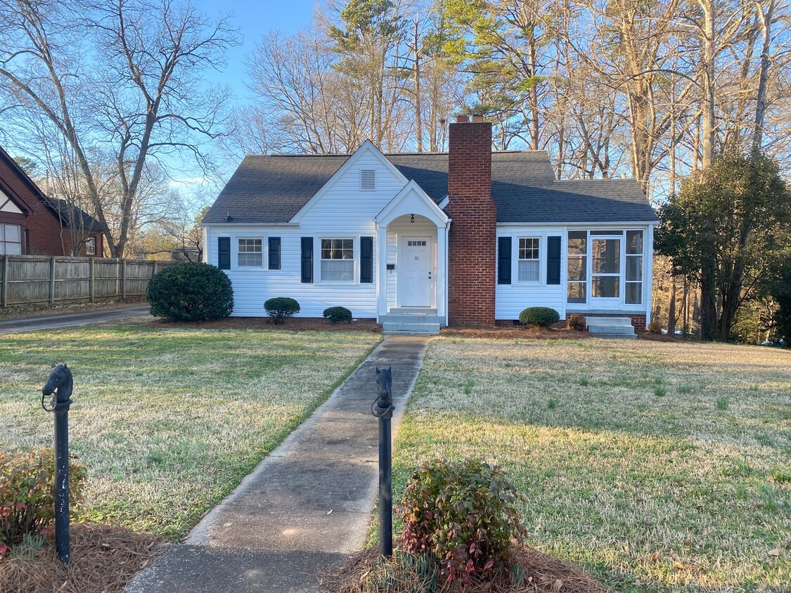 Primary Photo - 2bed/1ba House off Union St S. of Downtown Concord close to McAllister Elementary