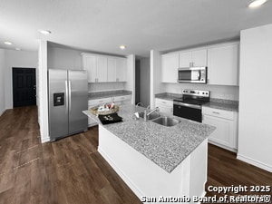 Building Photo - 869 Heartseed Ave