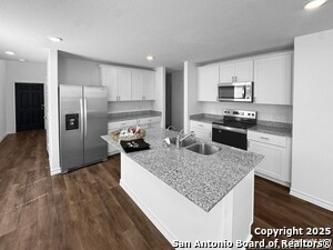 Foto del edificio - 869 Heartseed Ave