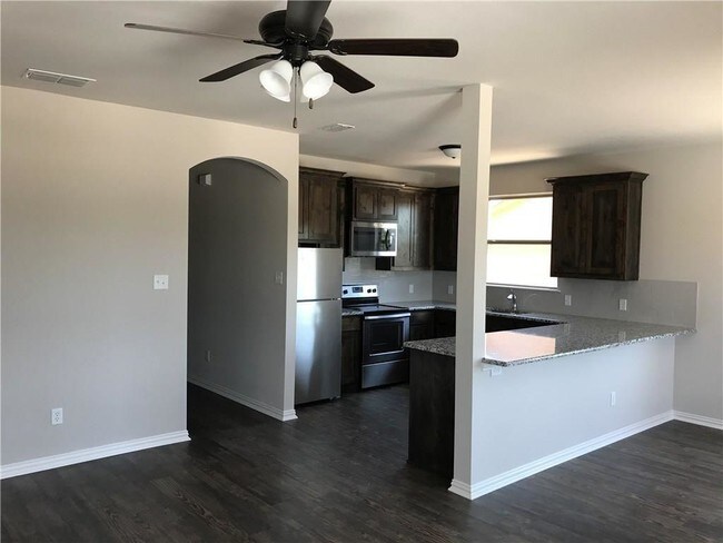 Building Photo - 8703 Ellis Dr