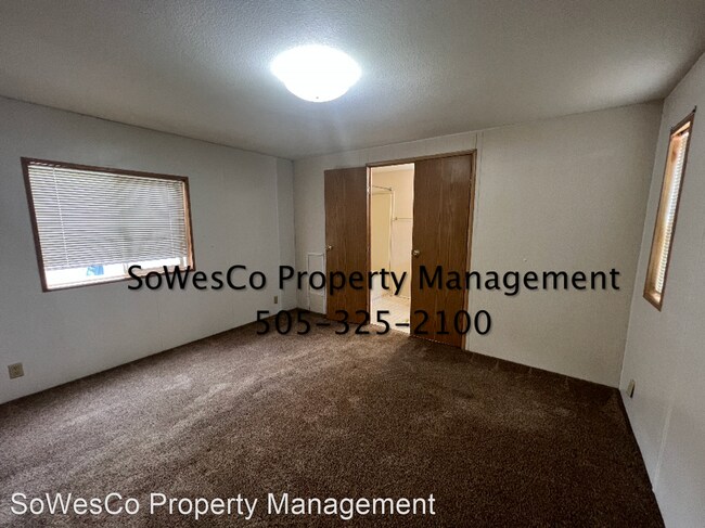 Building Photo - 3 br, 2 bath House - 1008 Hall Place #11