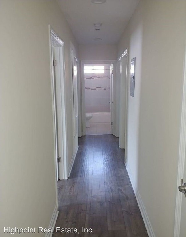 Foto del edificio - 1257 W 38th St