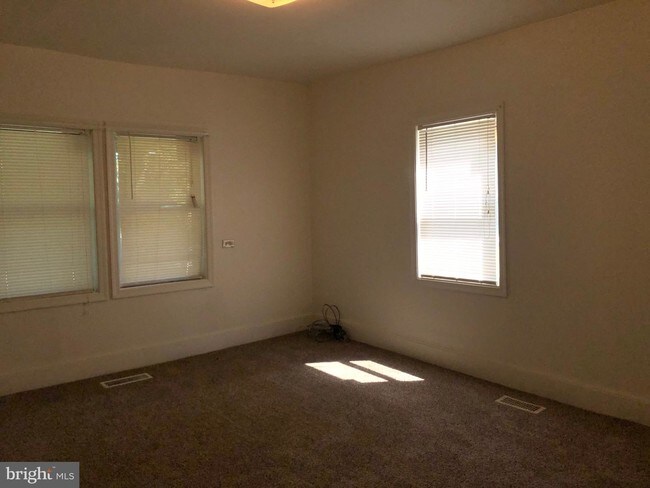 Foto del edificio - 14400 Villeboro Rd