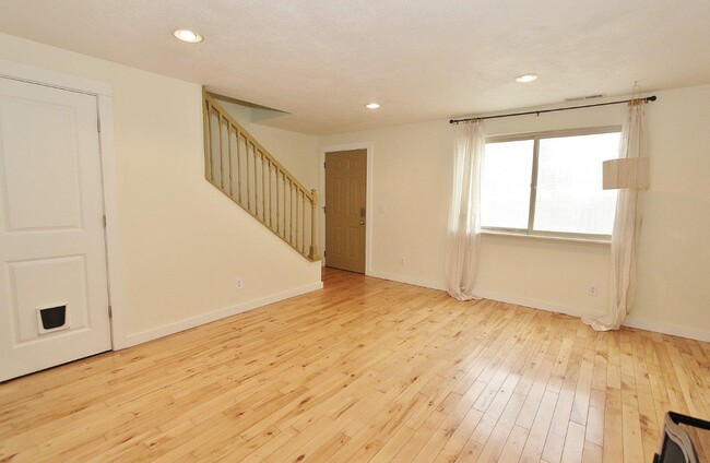Foto del edificio - 4843 W Targee St