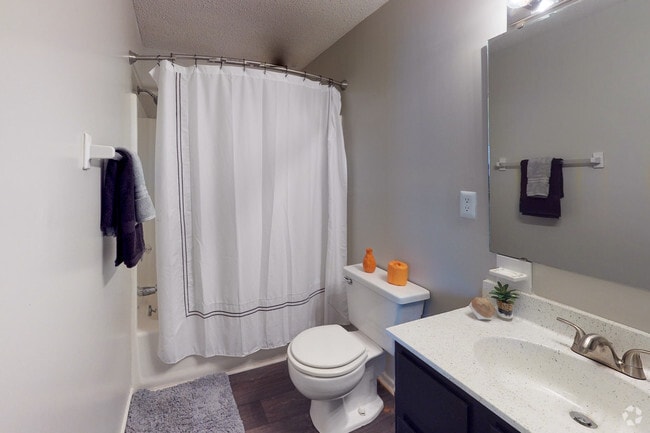 2BR, 2BA - 900 SF - Plantation Flats Apartment Homes