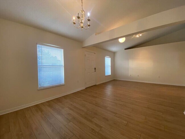 Foto del edificio - Great 4 Bedroom Palm Coast Home