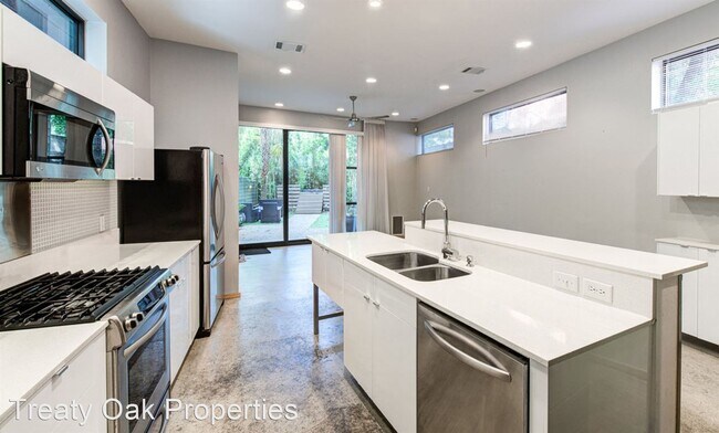 Building Photo - 2 br, 2.5 bath House - 515 El Paso St #B