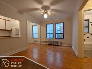 Building Photo - 3345 N Marshfield Ave