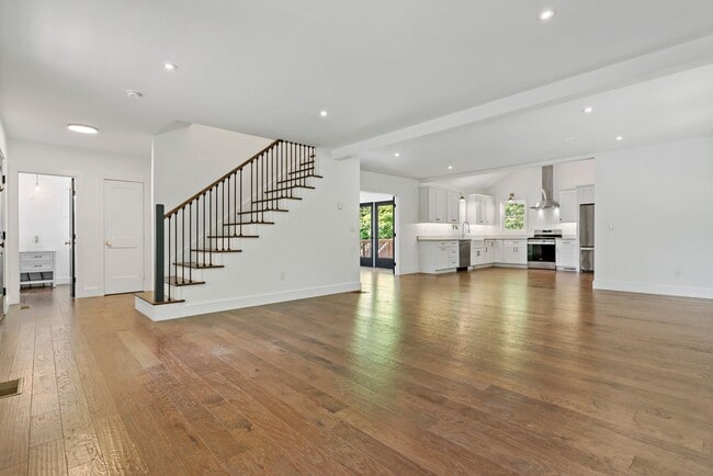 Building Photo - 3 Bedroom Single Family Home in Stonington...
