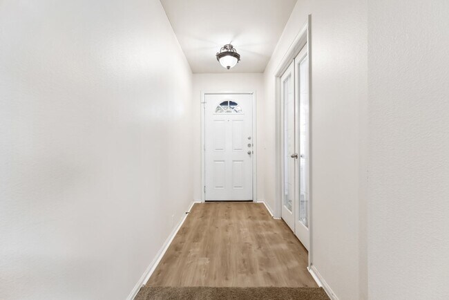Building Photo - 5-Bedroom Cul-de-Sac Home Minutes from Lackland AFB