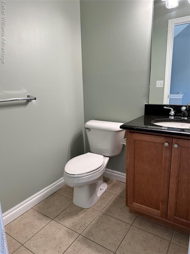 Foto del edificio - 1627 E Lakeview Ln