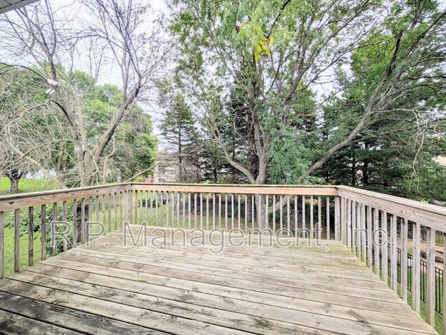 Building Photo - 940 Jefferson Ln
