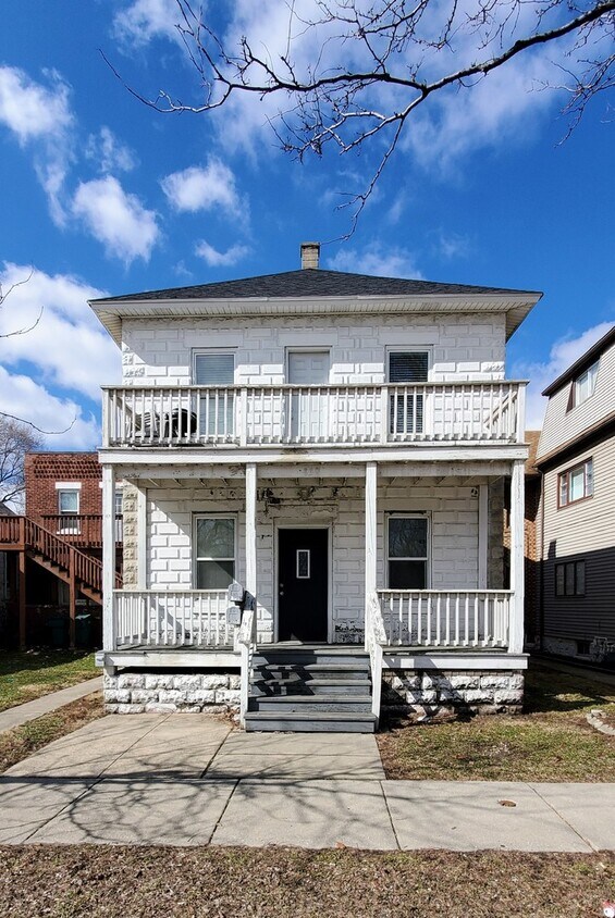 Foto principal - 839 N Broadway St