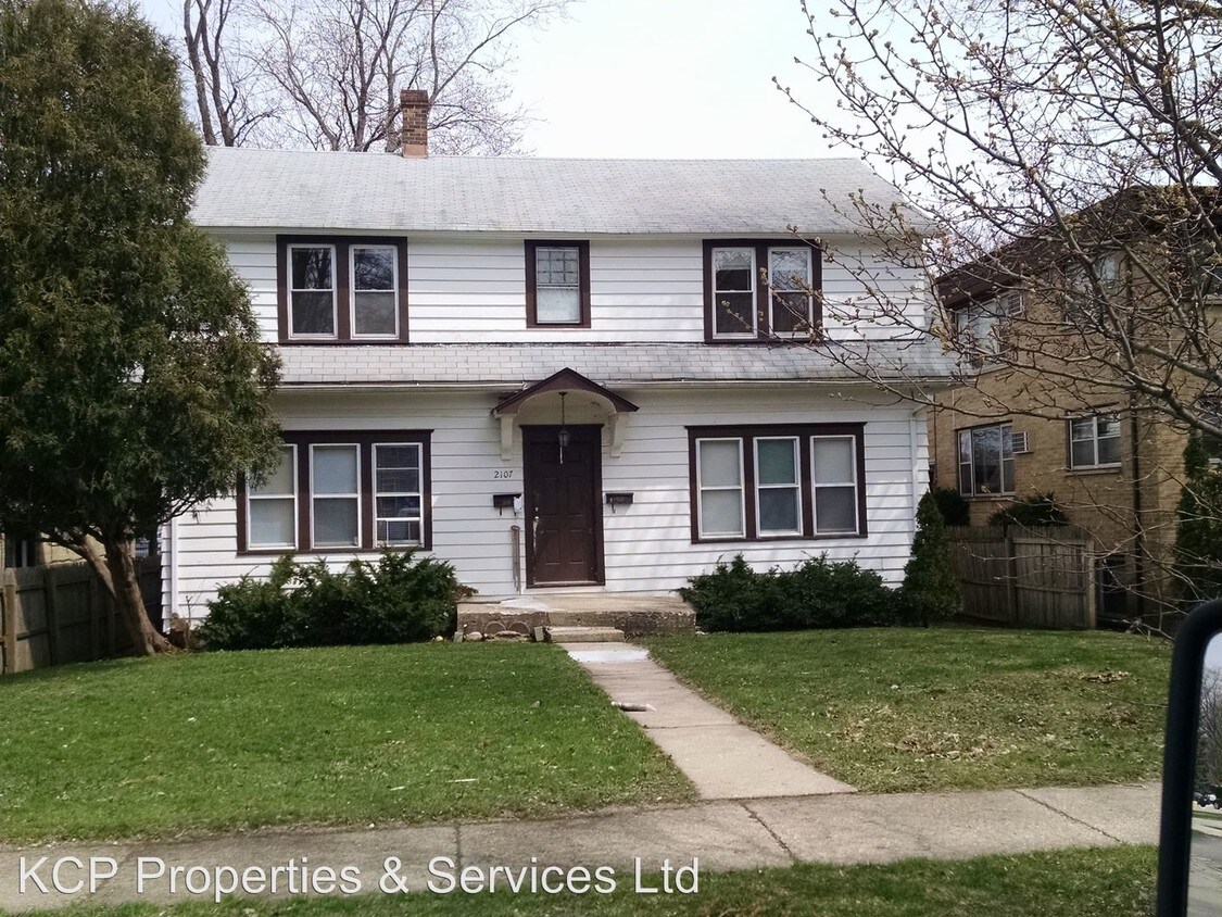 2107 Elisha Ave, Zion, IL 60099 Condo for Rent in Zion, IL