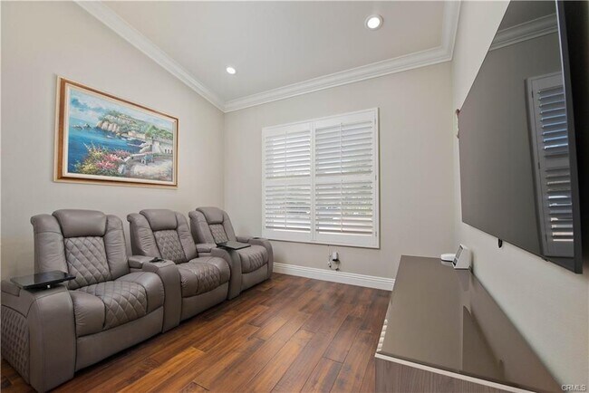 Foto del edificio - 27048 Triumph Ave