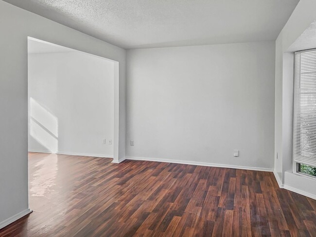 Building Photo - GREAT HOUSE IN AN EXCELLENT LOCATION. Beau...