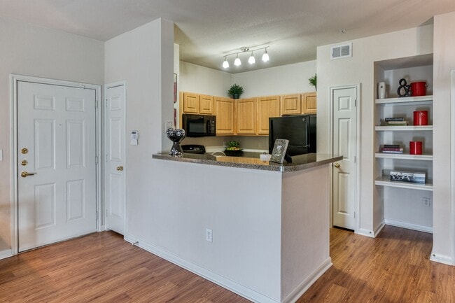 Photo - Austin Bluff Apartments