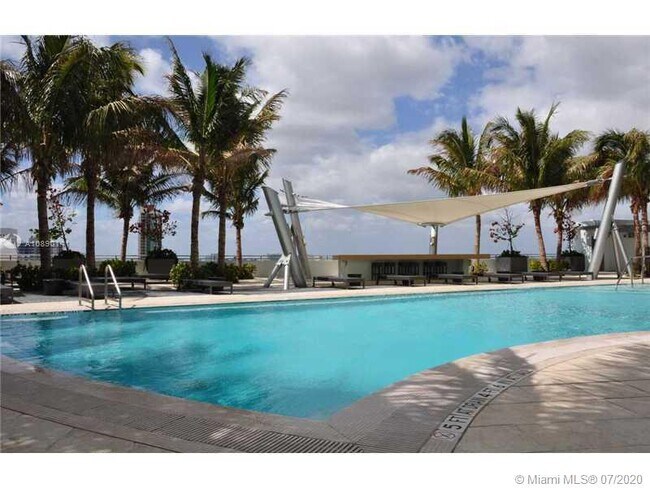 Building Photo - 900 Biscayne Blvd