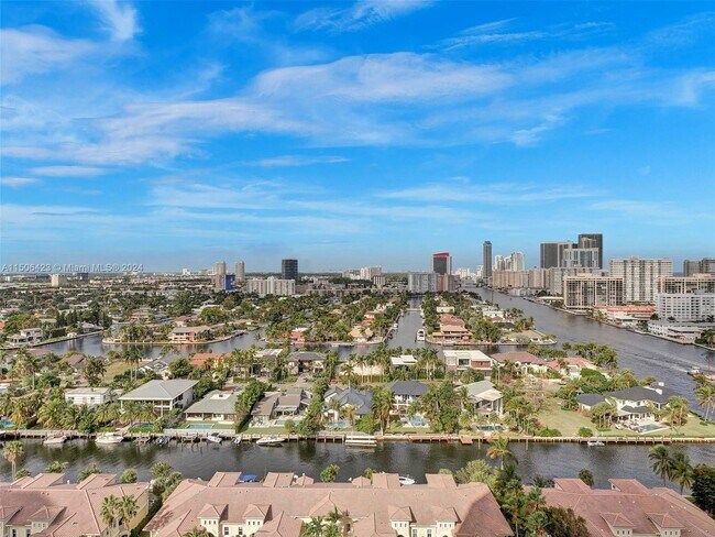 Foto del edificio - 21200 NE 38th Ave