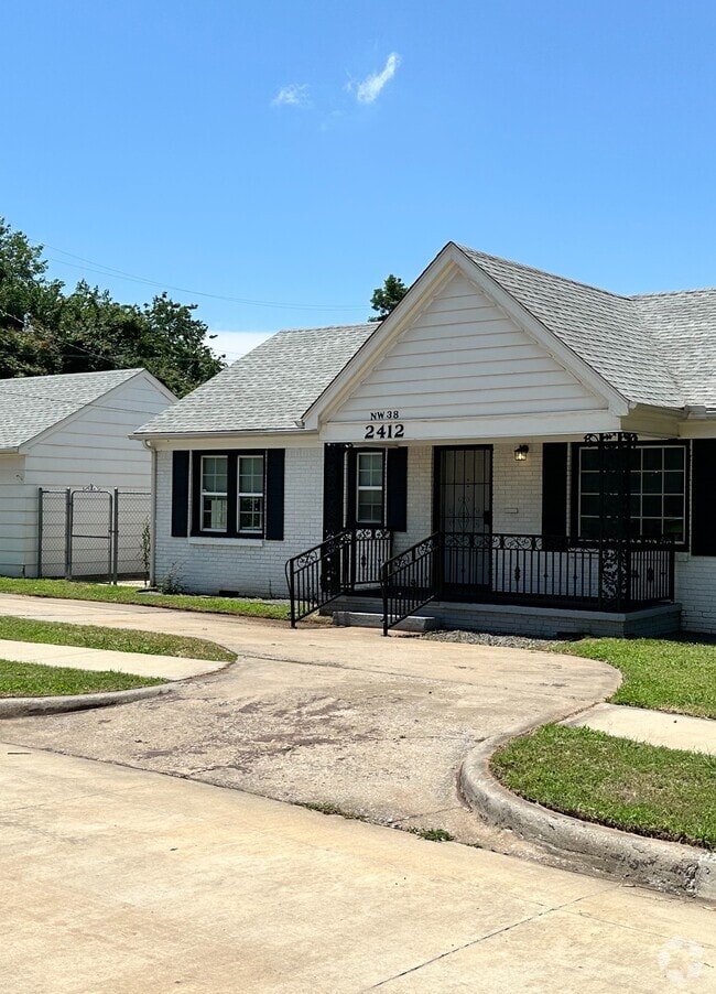 Building Photo - 2412 NW 38th St