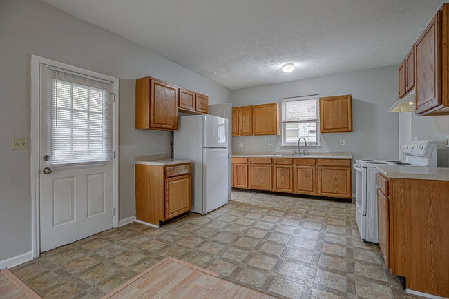 Photo - 1915 Woodlawn Ave House