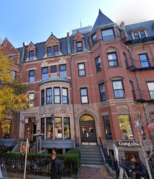 Building Photo - 270 Newbury St