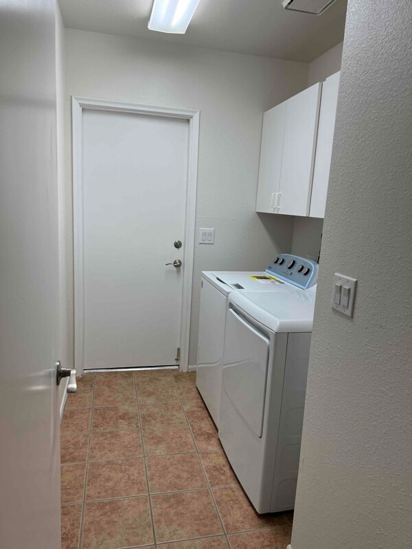 Foto del edificio - 1570 N Rachel Pl