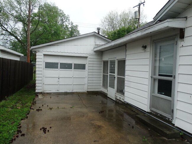 Building Photo - Cute Home in Southern View