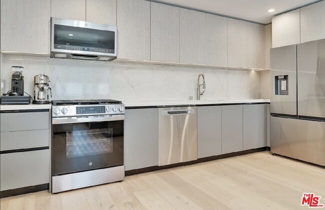 Foto del edificio - 8261 1st St