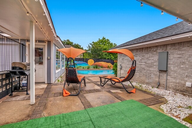 Building Photo - 13330 Trompilla Ln