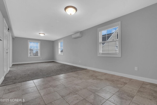 Foto del edificio - 223 Maple Ave