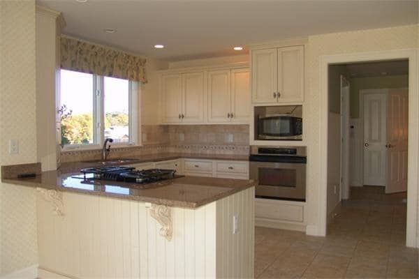 Building Photo - 1 Clubhouse Dr