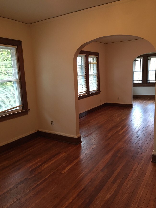 Dining, living room, bonus room - 1510 Front St