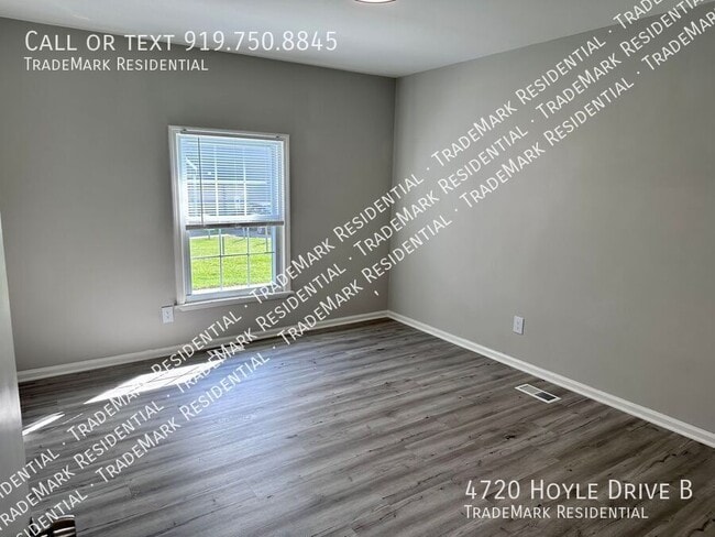 Foto del edificio - 4720 Hoyle Dr