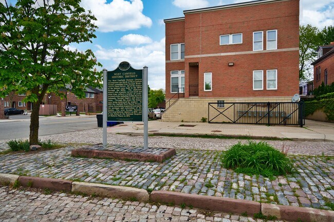 Foto del edificio - 701 W Canfield St
