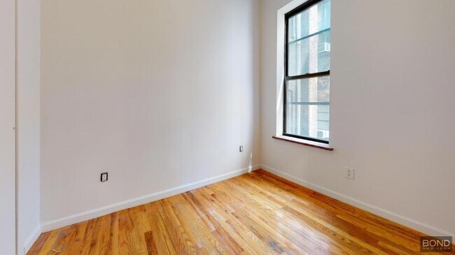 Building Photo - 2 bedroom in Manhattan NY 10003